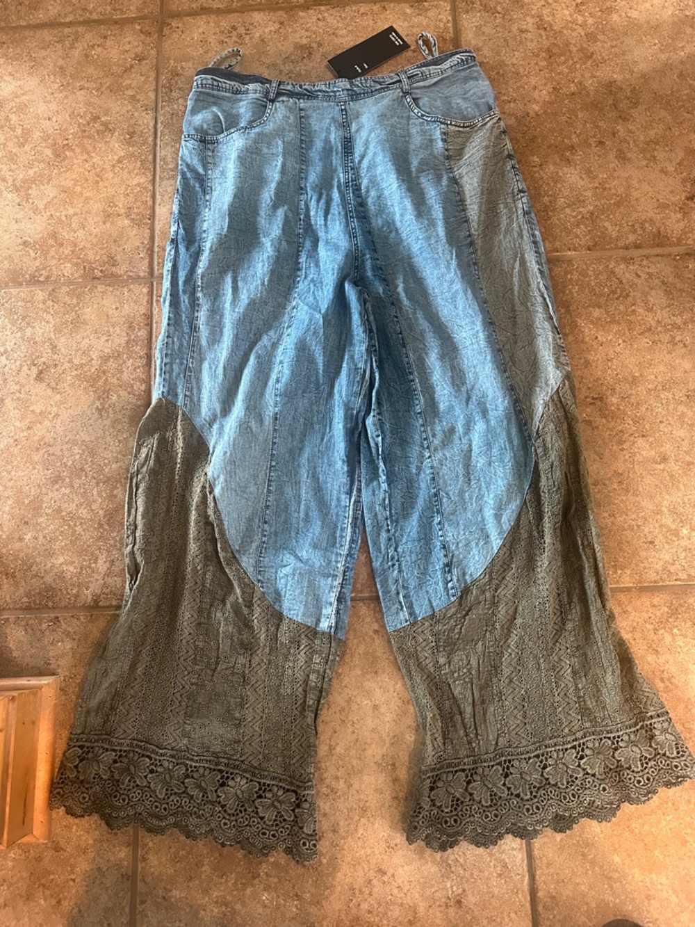 Young Threads Boho Two-Tone Lace Hem Wide-Leg Women’s Jeans - Blue & Olive